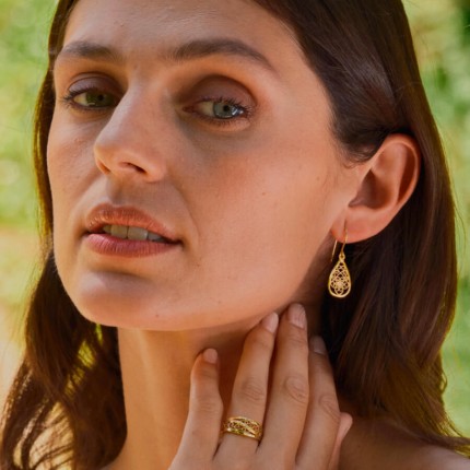 Anillo bañado en oro diseño con filigrana