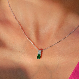 Collar de plata colgante de circonita verde