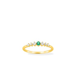Anillo bañado en oro con circonita verde acompañado de ciconitas blancas