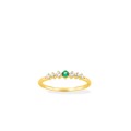 Anillo bañado en oro con circonita verde acompañado de ciconitas blancas
