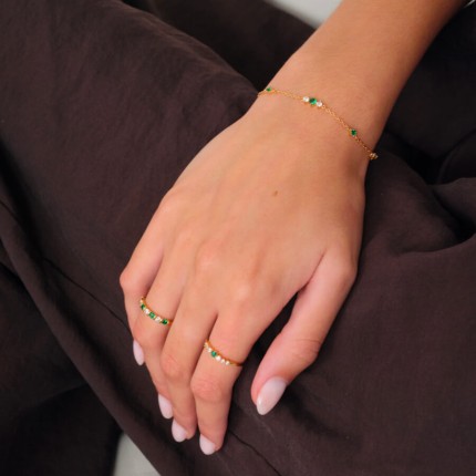 Pulseira banhada a ouro adornada com zircónias verdes e brancas