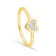 Anillo corazón bañado en oro con tres circonitas