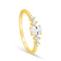 Anillo bañado en oro con circonita cúbica ovalada