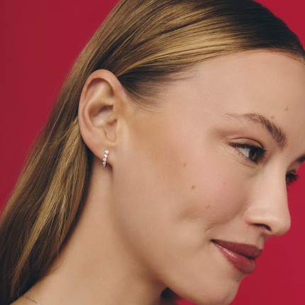 Pendientes Aro 7 mm de oro blanco 9 KT con circonita