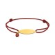 Pulseira de identidade com cordão vermelho, placa gravável em ouro amarelo 18K e joaninha lacada