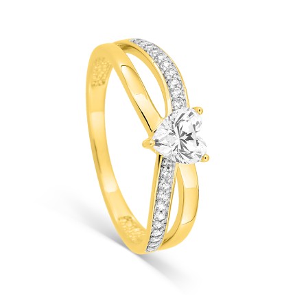 Anillo cruzado calado, bañado en oro y rodio, con corazón de óxido de circonio engastado a tres garras