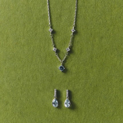 Brincos pendentes em prata 925‰ banhada a ródio com zircónias brancas e azul-celeste 6x4 mm