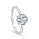 Anillo de plata de ley 925 rodiada con circonitas redondas de color azul cielo y blanco