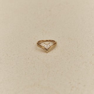 Anillo oro amarillo 9K con circonitas redondas y marquesa