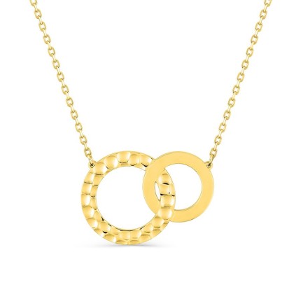 Collar bañado en oro con anillos entrelazados