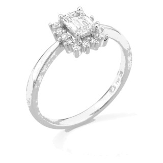 Anel em ouro branco 18K com diamantes criados 0,68 ct e diamante central lapidação esmeralda