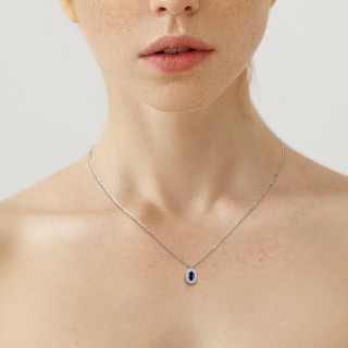 Collar de oro blanco 9K con zafiro creado ovalado y diamantes creados 0,16 ct