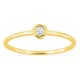 Anillo solitario de oro amarillo 9K con diamante creado 0,05 ct en engaste fantasía