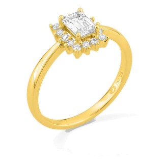 Anel em ouro amarelo 18K com diamantes criados 0,68 ct e centro lapidação esmeralda 0,50 ct