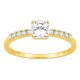 Anillo solitario acompañado de oro amarillo 18K con diamantes creados 0,63 ct talla cojín