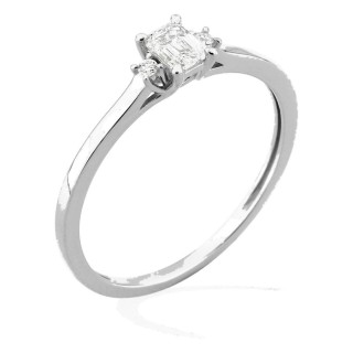 Anel solitário em ouro branco 9K com diamante de lapidação esmeralda acompanhado 0,27 ct
