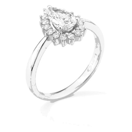 Anel em ouro branco 18K com diamantes criados 0,89 ct e centro lapidação pera 0,70 ct