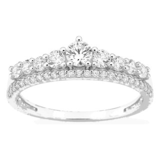 Anillo de plata de ley 925 rodiada con circonitas blancas sobre el aro