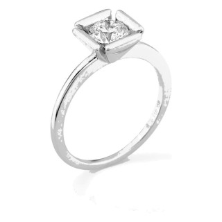 Anillo solitario de oro blanco 18K con diamante creado 0,70 ct en engaste fantasía