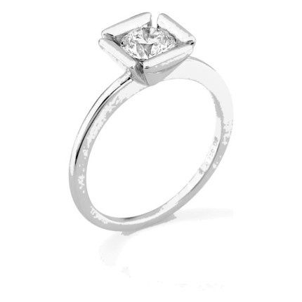 Anel solitário em ouro branco 18K com diamante criado 0,70 ct em cravação fantasia