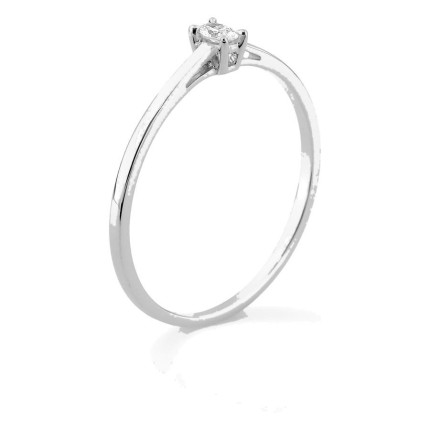 Anillo solitario de oro blanco 9K con diamante creado ovalado 0,06 ct