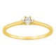 Anel solitário em ouro amarelo 9K com diamante acompanhado 0,07 ct