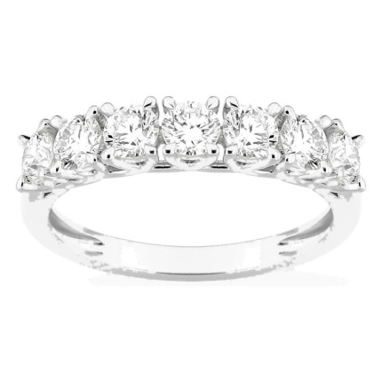 Media alianza de oro blanco 9K con 7 diamantes creados 1,05 ct en engaste de garras