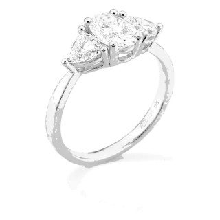 Anel em ouro amarelo 18K com diamantes criados 1,80 ct e centro oval 1,00 ct
