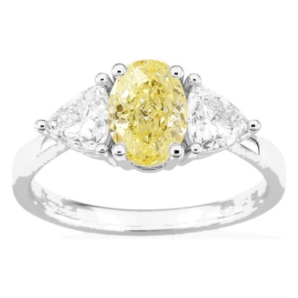 Anel em ouro amarelo 18K com diamantes criados 1,80 ct e centro amarelo oval 1,00 ct