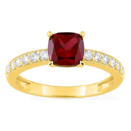 Anillo de oro amarillo 9K con rubí creado talla cojín y diamantes creados 0,26 ct