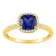 Anel em ouro amarelo 9K com safira criada lapidação almofada e diamantes criados 0,12 ct