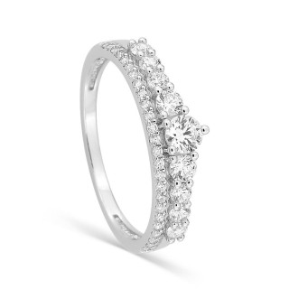 Anillo de plata de ley 925 rodiada con circonitas blancas sobre el aro